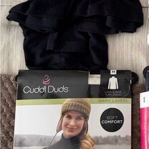 Cuddl Duds Black and White Softwear Base Layer Set